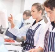 Wie Sie durch Schulungen die Produktivität in Ihrer Metzgerei steigern